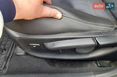 Седан Toyota Avensis 2012 в 
