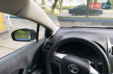 Универсал Toyota Avensis 2010 в 