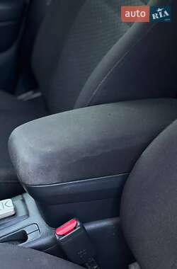 Ліфтбек Toyota Avensis 2005 в 