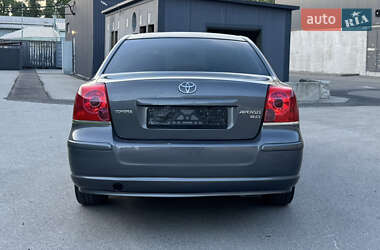 Седан Toyota Avensis 2004 в 