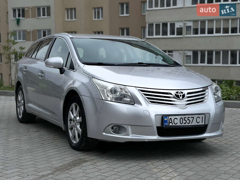Универсал Toyota Avensis 2010 в 