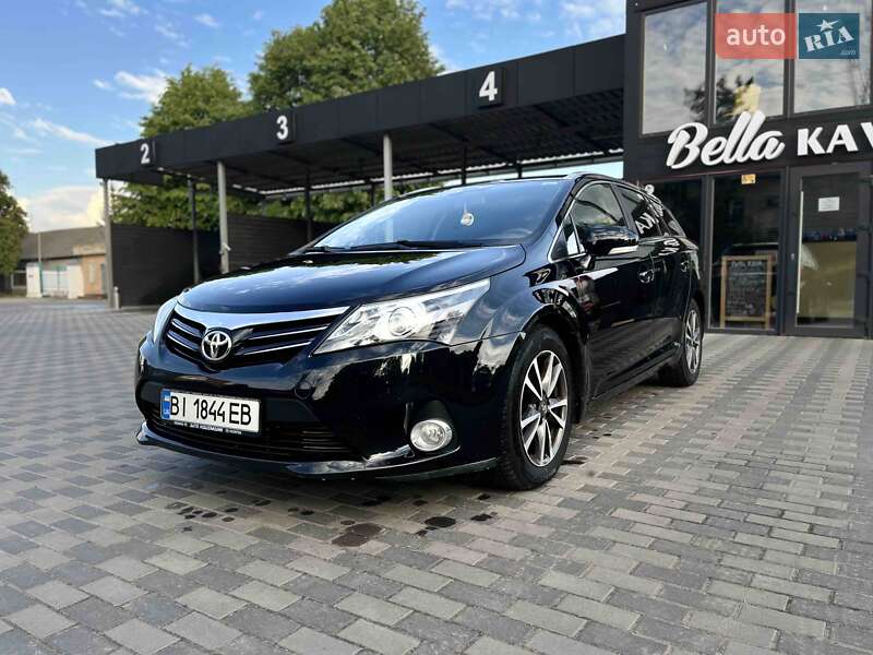 Універсал Toyota Avensis 2013 в Пирятині