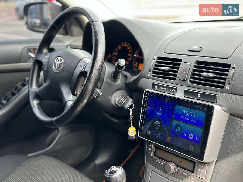 Седан Toyota Avensis 2007 в Киеве