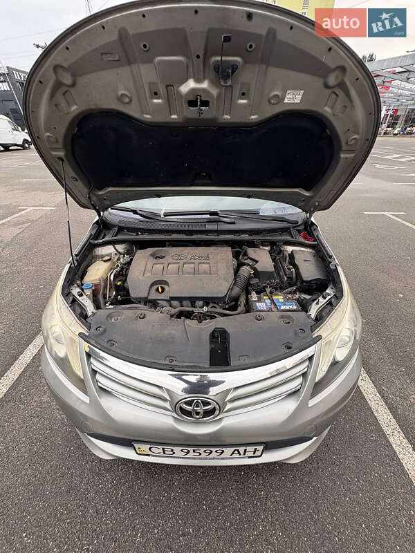 Седан Toyota Avensis 2012 в Києві
