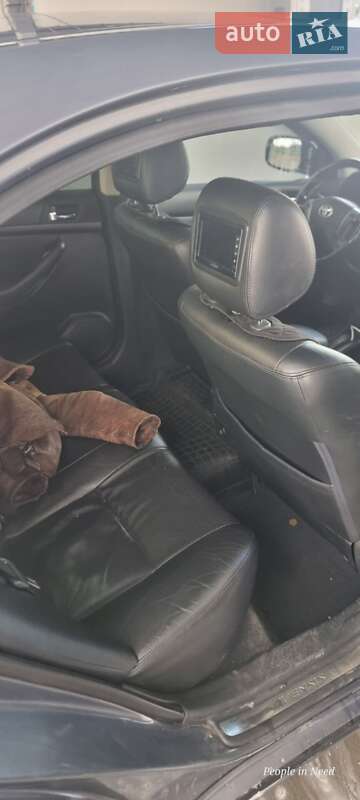 Седан Toyota Avensis 2003 в Одессе