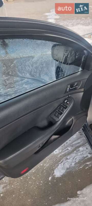 Седан Toyota Avensis 2003 в Одессе
