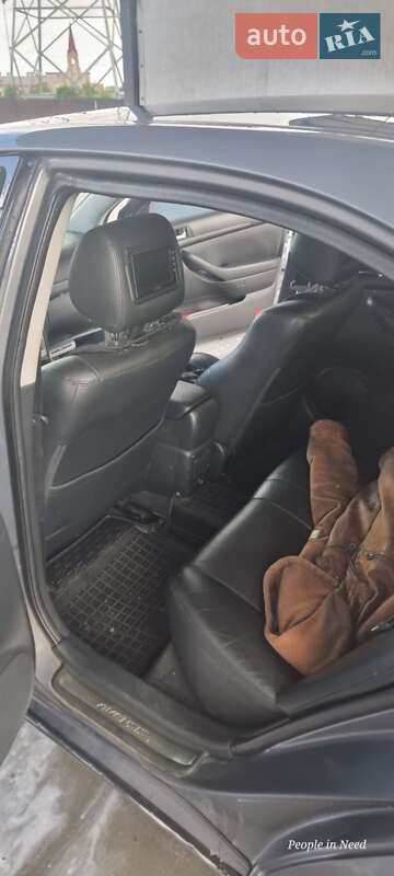 Седан Toyota Avensis 2003 в Одессе