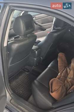 Седан Toyota Avensis 2003 в 