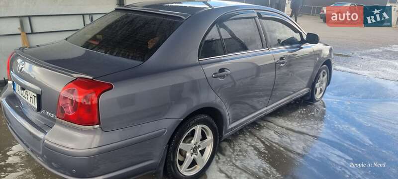 Седан Toyota Avensis 2003 в Одессе