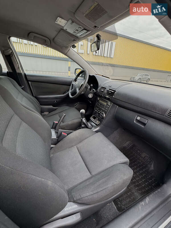 Универсал Toyota Avensis 2003 в Киеве