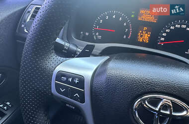 Седан Toyota Avensis 2012 в 