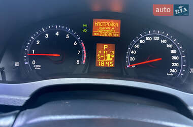 Седан Toyota Avensis 2012 в 