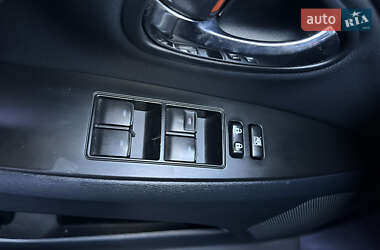 Седан Toyota Avensis 2012 в 