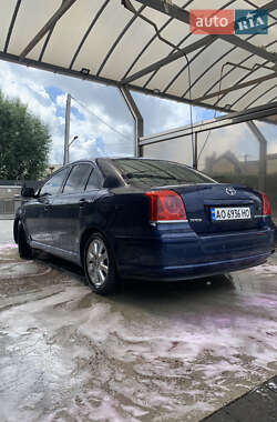 Седан Toyota Avensis 2005 в 