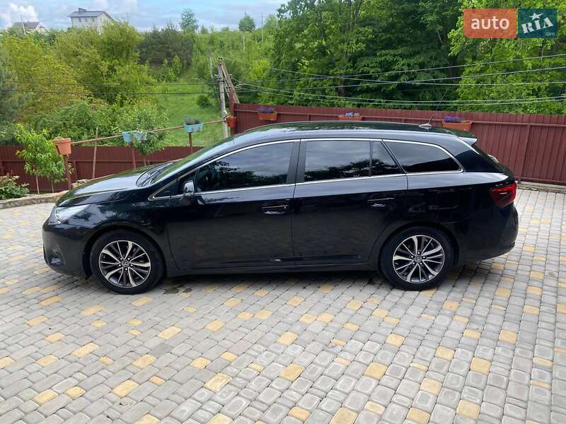 Toyota Avensis 2016