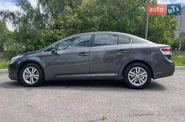 Седан Toyota Avensis 2011 в 