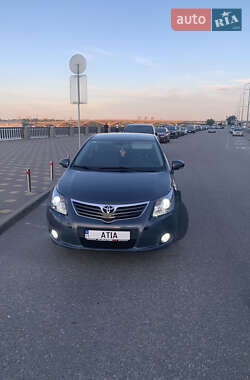 Седан Toyota Avensis 2010 в Киеве