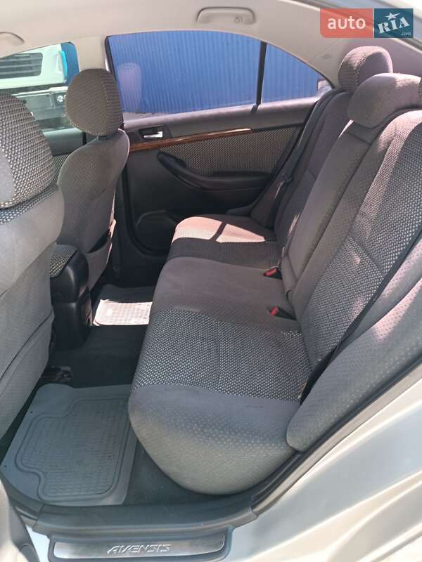 Toyota Avensis 2005