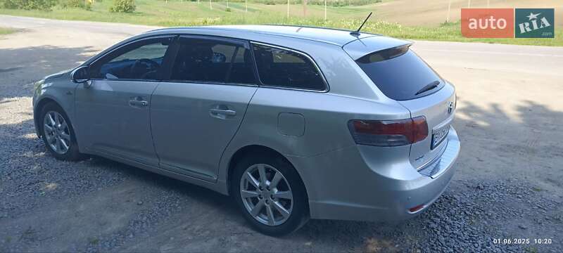 Универсал Toyota Avensis 2011 в Хмельницком