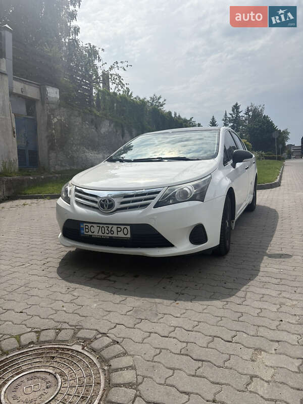 Toyota Avensis 2012