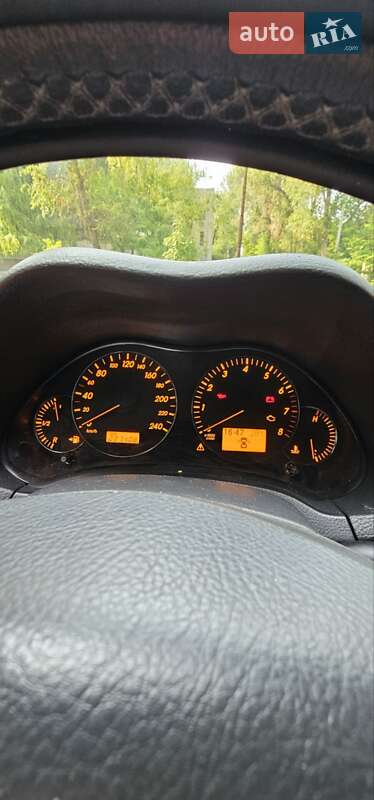 Универсал Toyota Avensis 2006 в Днепре