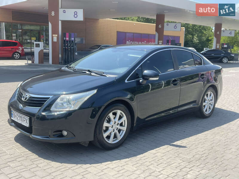 Седан Toyota Avensis 2011 в Одессе