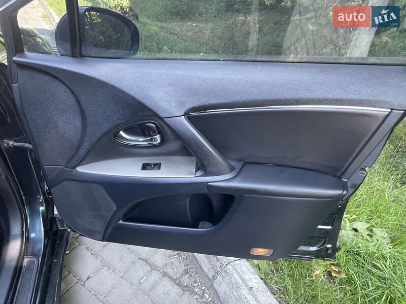 Седан Toyota Avensis 2011 в Одессе