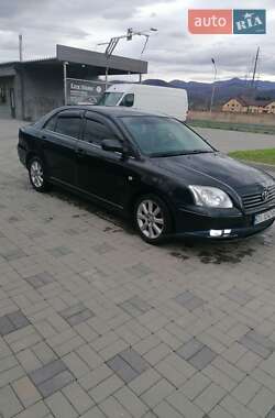 Седан Toyota Avensis 2005 в Хусте