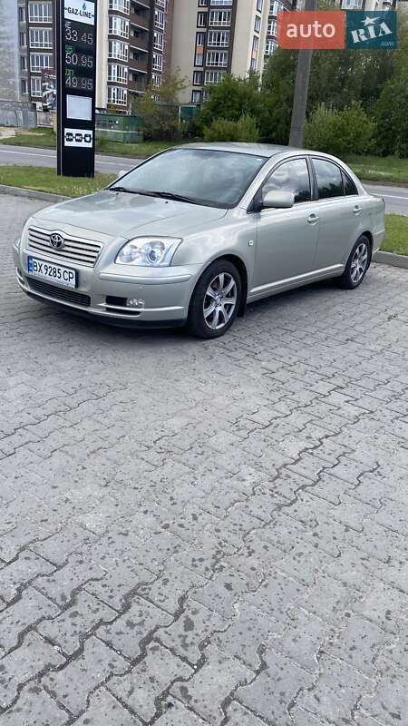Седан Toyota Avensis 2004 в Хмельницком