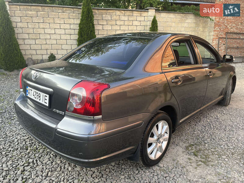 Седан Toyota Avensis 2008 в Івано-Франківську