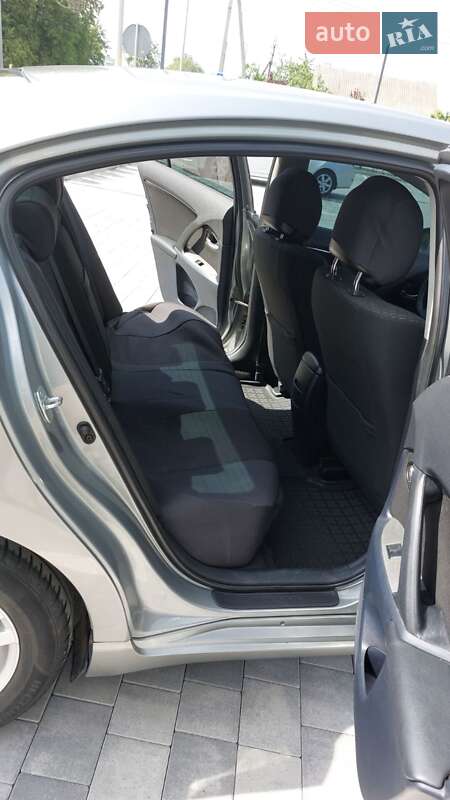 Седан Toyota Avensis 2011 в Виннице