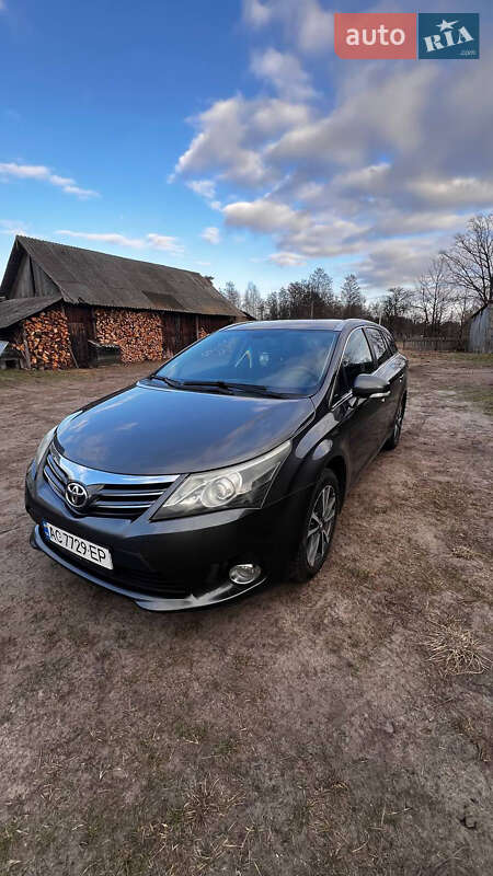 Универсал Toyota Avensis 2012 в Маневичах