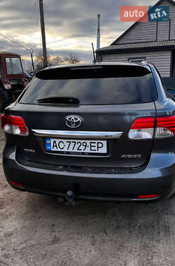 Универсал Toyota Avensis 2012 в Маневичах