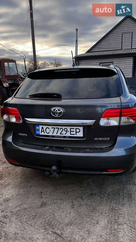 Универсал Toyota Avensis 2012 в Маневичах