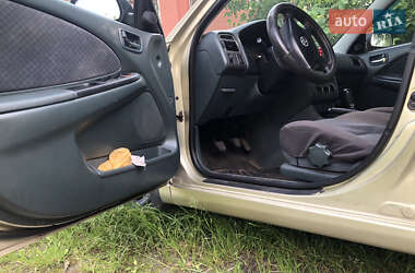 Седан Toyota Avensis 2000 в 