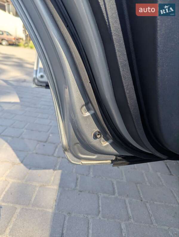 Универсал Toyota Avensis 2011 в Львове