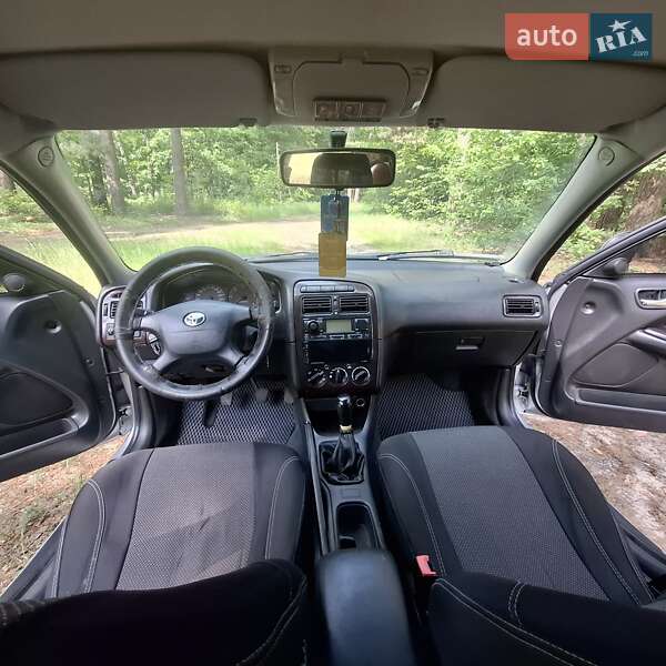 Универсал Toyota Avensis 2001 в Прилуках