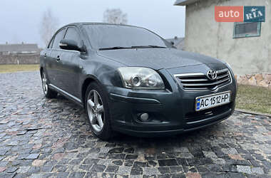 Ліфтбек Toyota Avensis 2006 в Луцьку