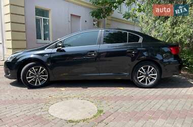 Седан Toyota Avensis 2012 в 