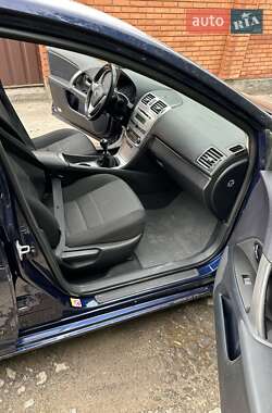 Универсал Toyota Avensis 2014 в 