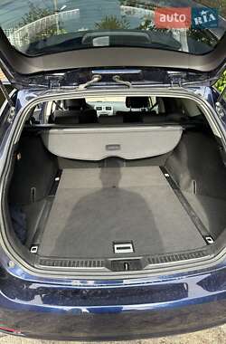 Универсал Toyota Avensis 2014 в 