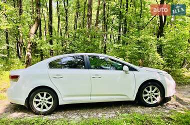 Седан Toyota Avensis 2011 в 