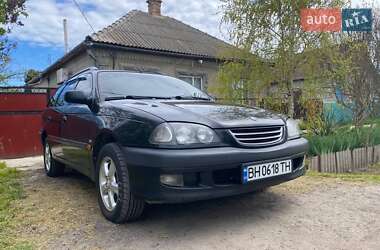 Универсал Toyota Avensis 1998 в Килии