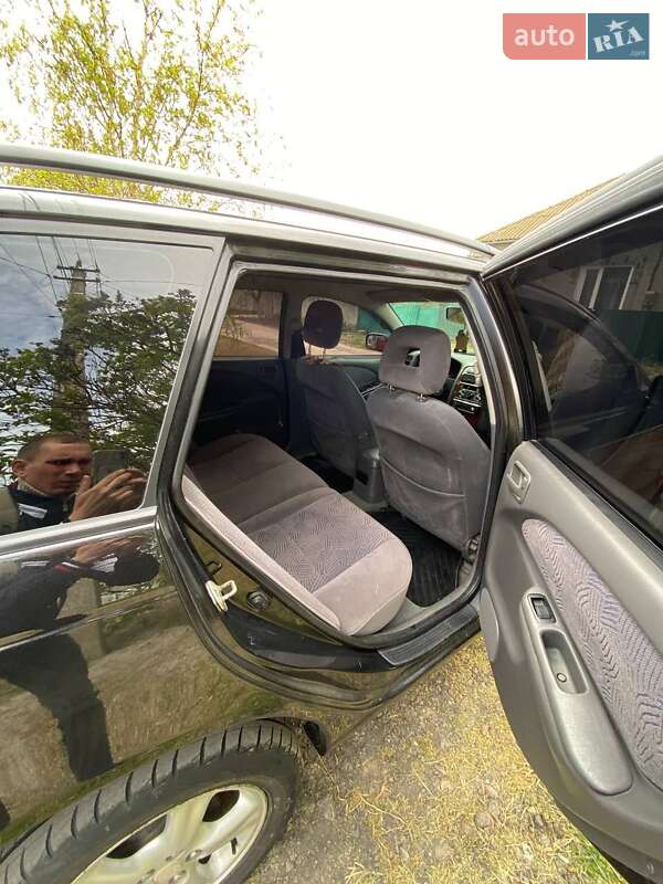 Універсал Toyota Avensis 1998 в Кілії