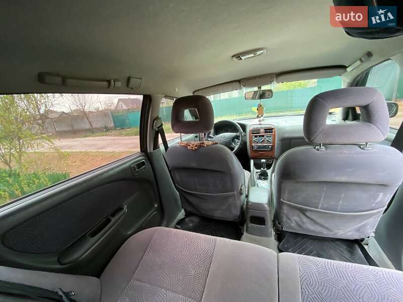 Універсал Toyota Avensis 1998 в Кілії
