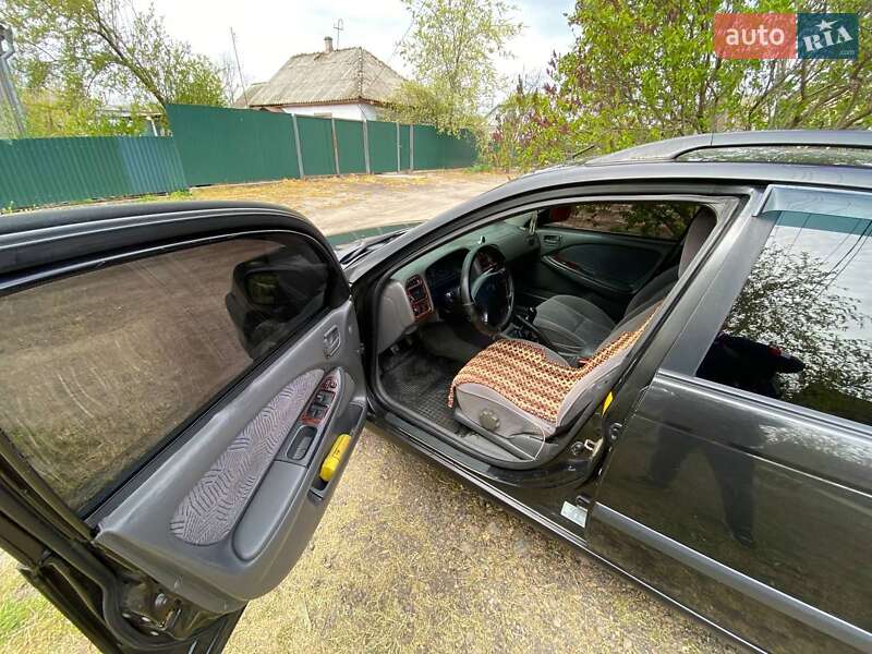 Універсал Toyota Avensis 1998 в Кілії