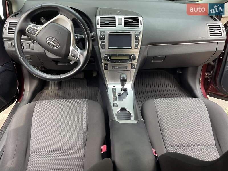 Универсал Toyota Avensis 2012 в Киеве фото 13 Универсал Toyota Avensis 2012 в Киеве