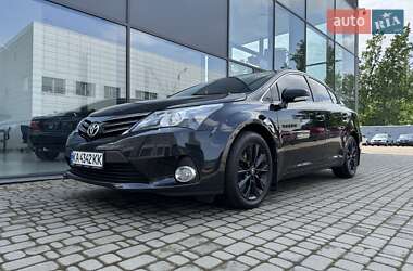 Седан Toyota Avensis 2015 в 