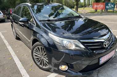 Універсал Toyota Avensis 2013 в Миколаєві