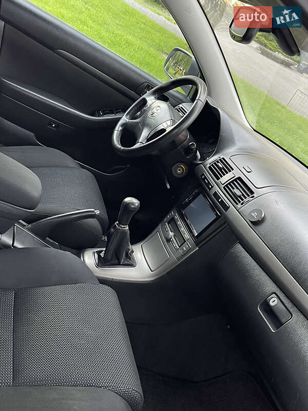 Универсал Toyota Avensis 2008 в Хмельницком